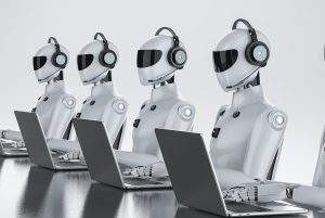 一排具備未來感、戴著耳機的白色人形機器人正整齊地坐在電腦前作業，象徵 AI 驅動的自動化數位勞動力與無人介入的工作流程。